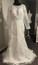 CLOSE OUT SALE. Wedding dress size 14