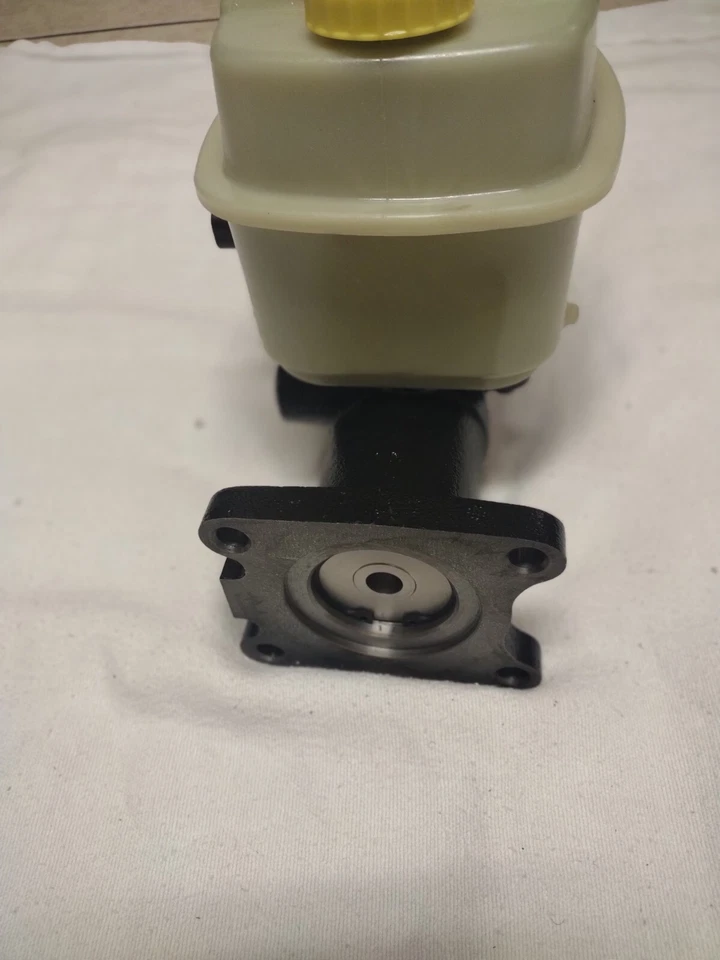 FREIGHTLINER M2 106 CILINDRO MAESTRO # 61639SR-BOSH Foto 3 de 4