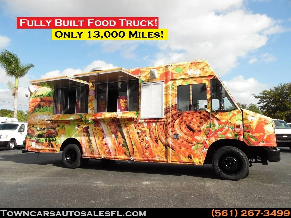 Step van store food truck