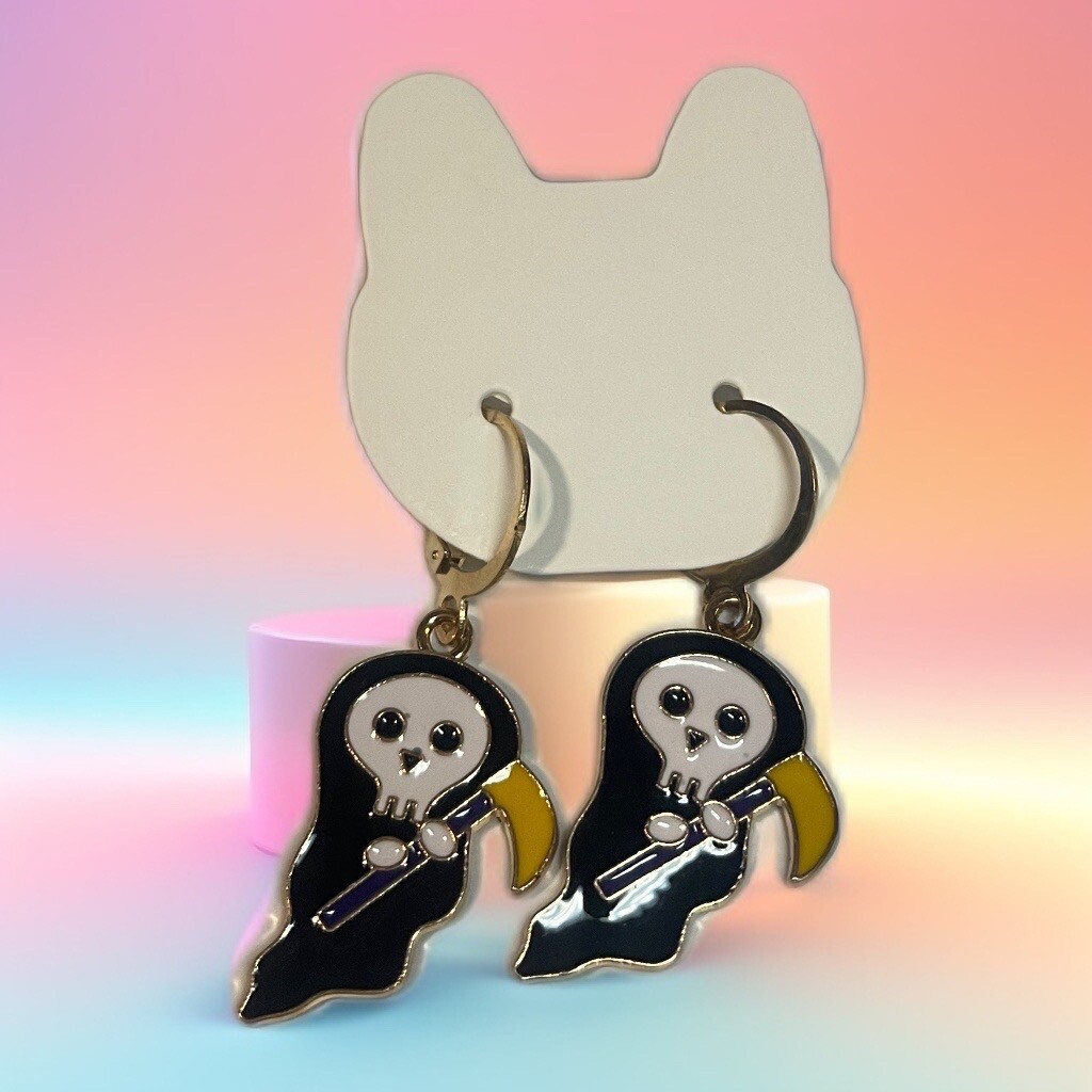 Skull Charm Gold Hoop Earrings for Women and Girls Halloween Fashion Trend-image