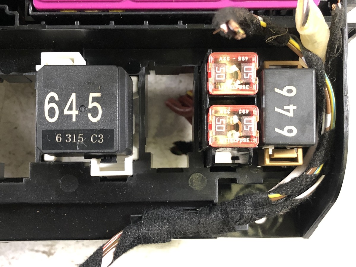 18-19 Audi A5 S5 B9 Cabriolet Fuse Relay Box Panel *19K MILES* OEM 