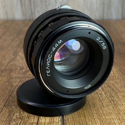 Helios 44m  58mm f2  Soviet Bokeh portrait Lens DSLR mount M42