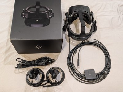HP Reverb G2 VR Headset with controllers