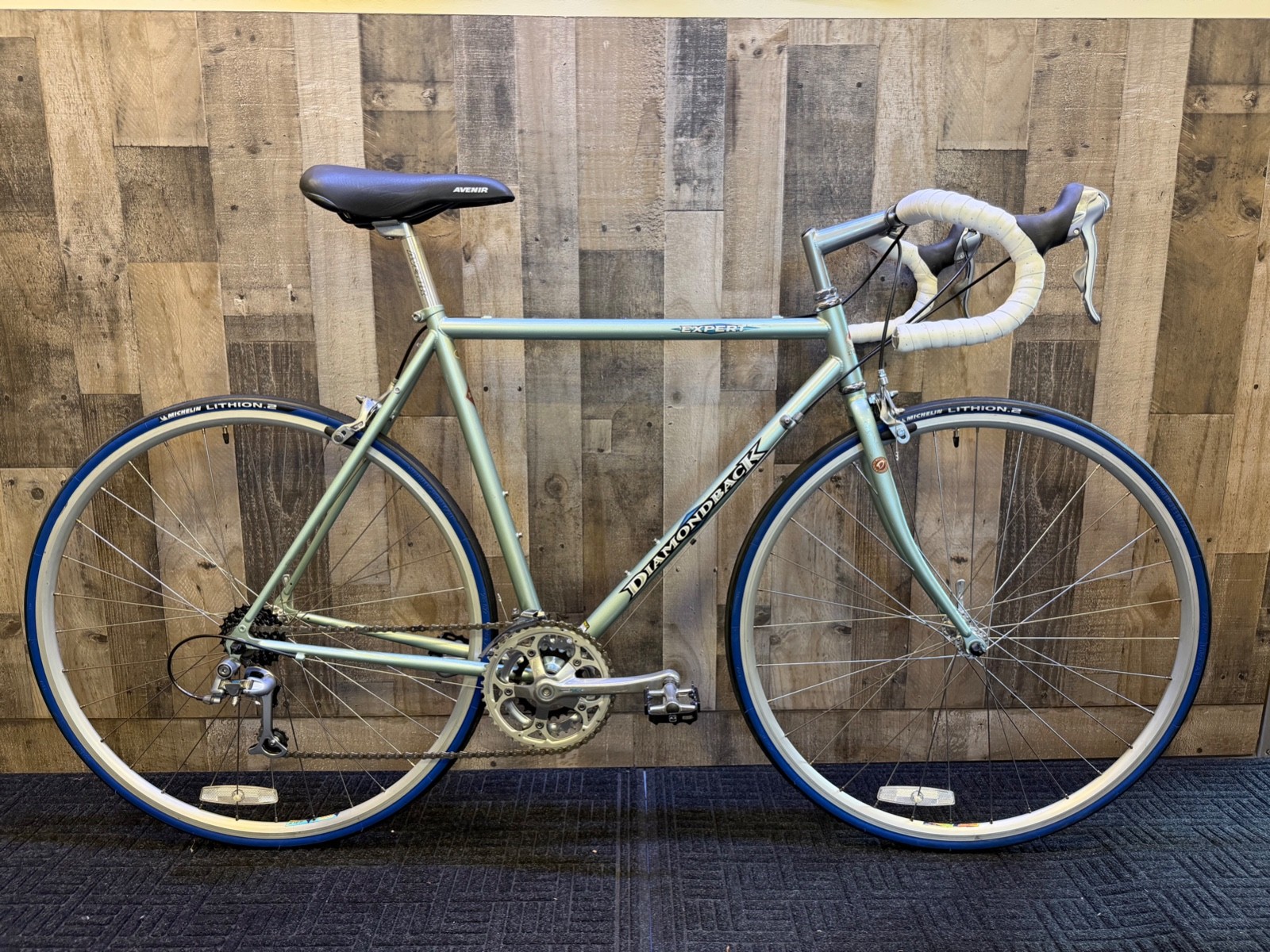 1998 DIAMONDBACK Expert 700c, 21" CR-MO frame, freshly serviced and IMMACULATE!