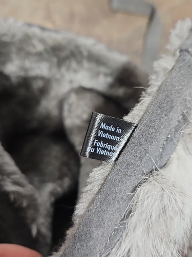 Beautiful Tall Wrap Mukluk Charcoal L9/M7 Manitobah Mukluk Authentic. Used once - Picture 5 of 13