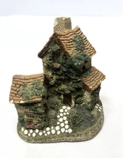 Vintage 1982 David Winter "Ivy Cottage" Figurine
