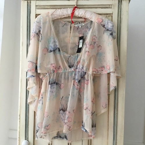 RIVER ISLAND , FLOATY FLORAL UNUSUALlayered Top Boho Cape Effect , Bnwt Size 16