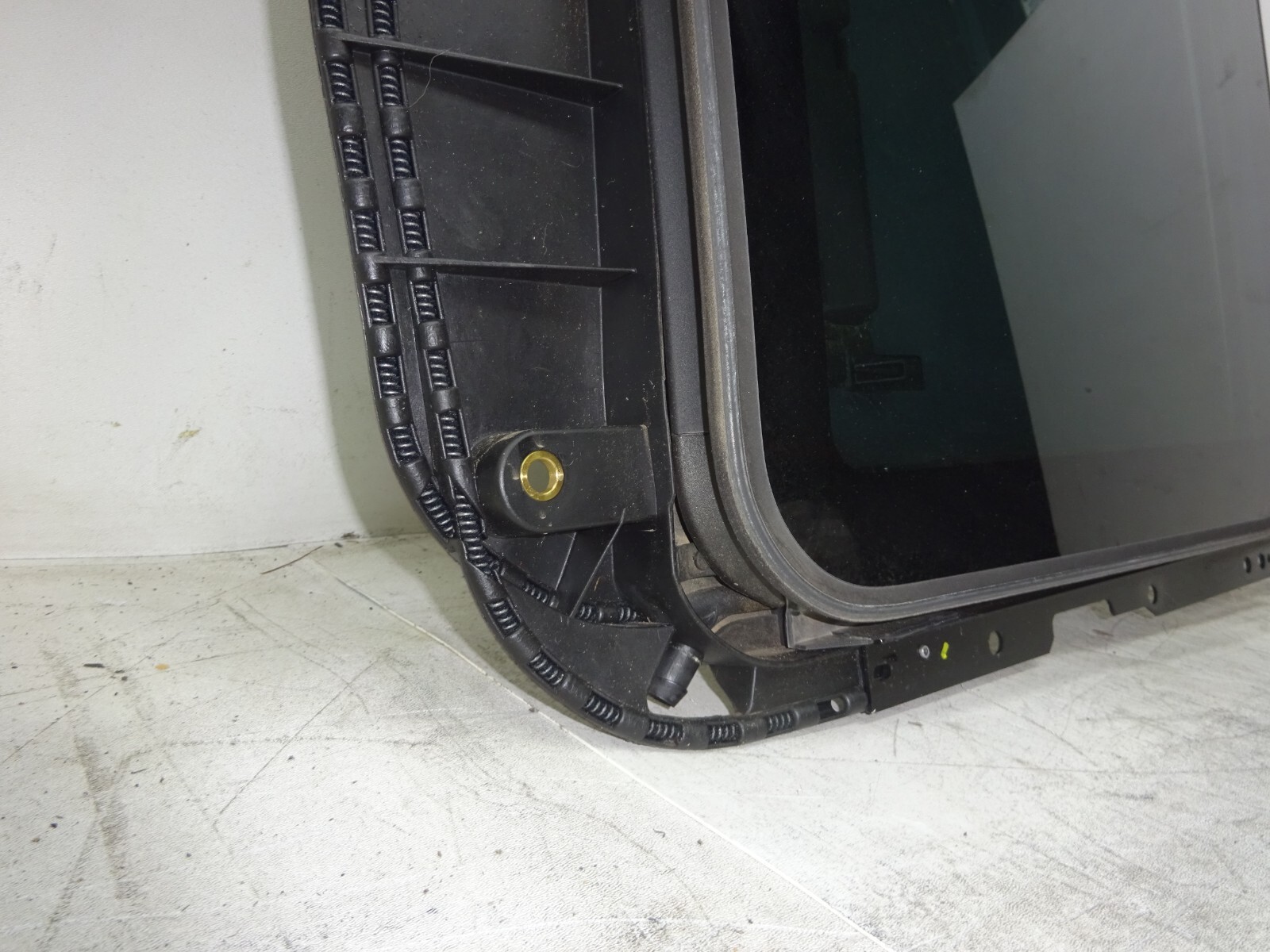 2003-2008 Maserati Quattroporte Sunroof Sun Roof Complete Assembly OEM DE221139