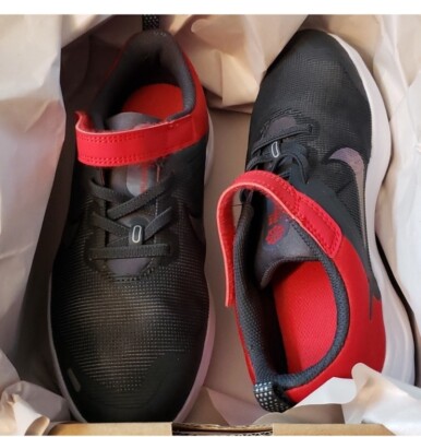 NIKE Downshifter Sneakers size 3y