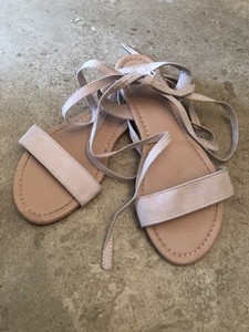 gladiator sandals size 6