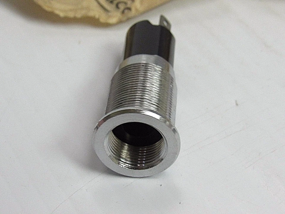 New Lot of 2 Dialco Indiicator Light Base 135-0428-1435-301 - Image 4 of 4