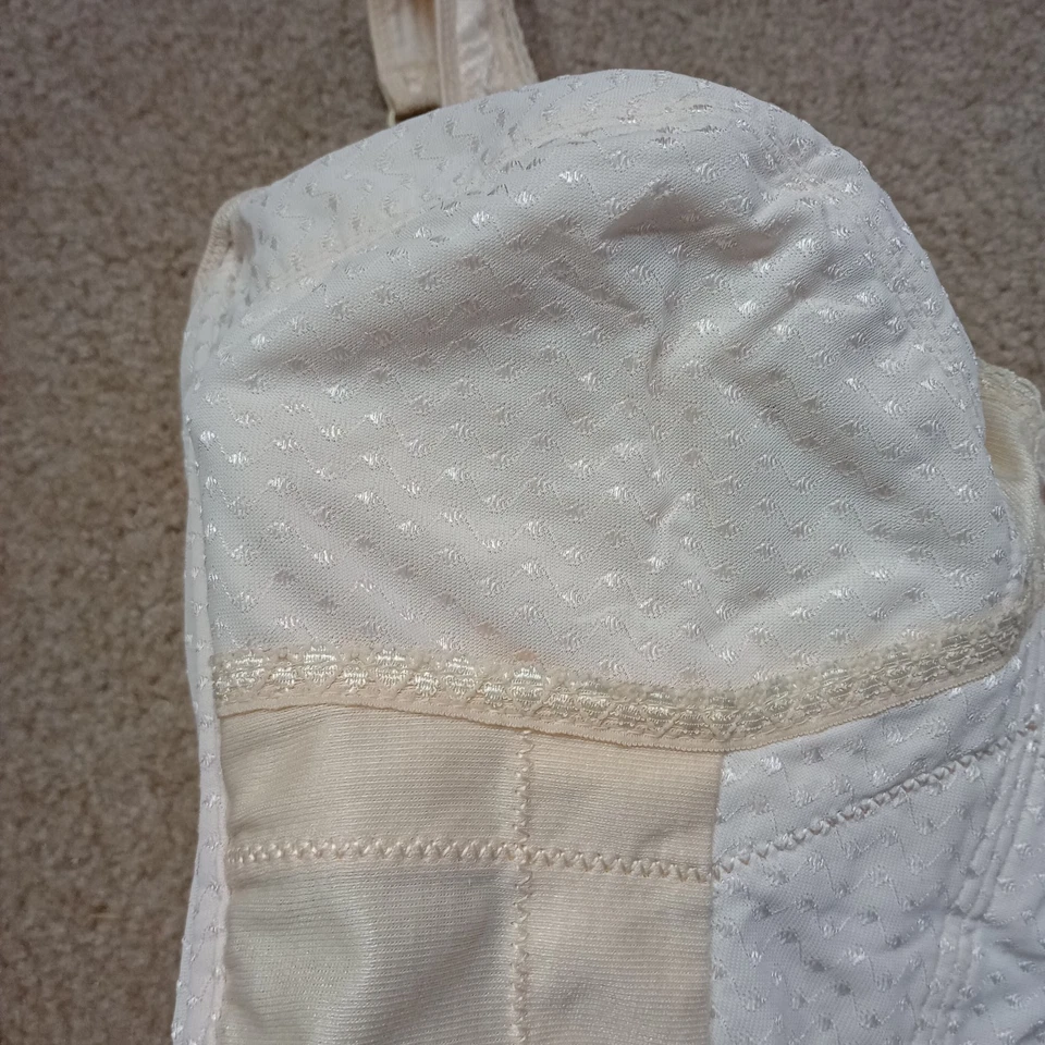 Vintage Carnival Satin & Lace Longline 750 Wire Free Bra 38C Union Made Bullet  - Image 3 of 4