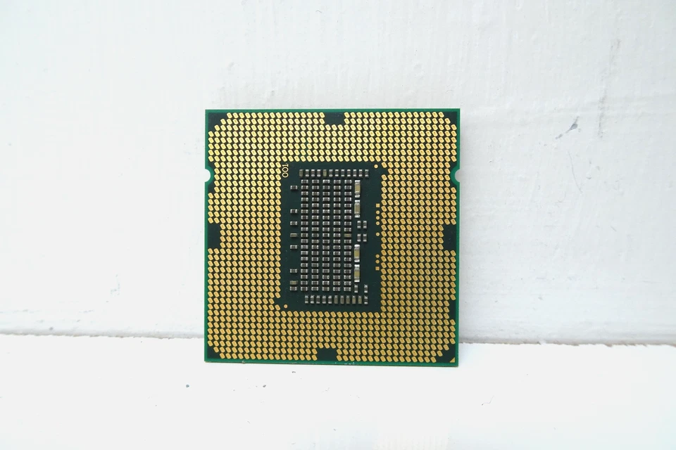 CPU Intel Core i5-750 3,2 GHz 4 núcleos 4 hilos LGA 1156 Foto 2 de 2