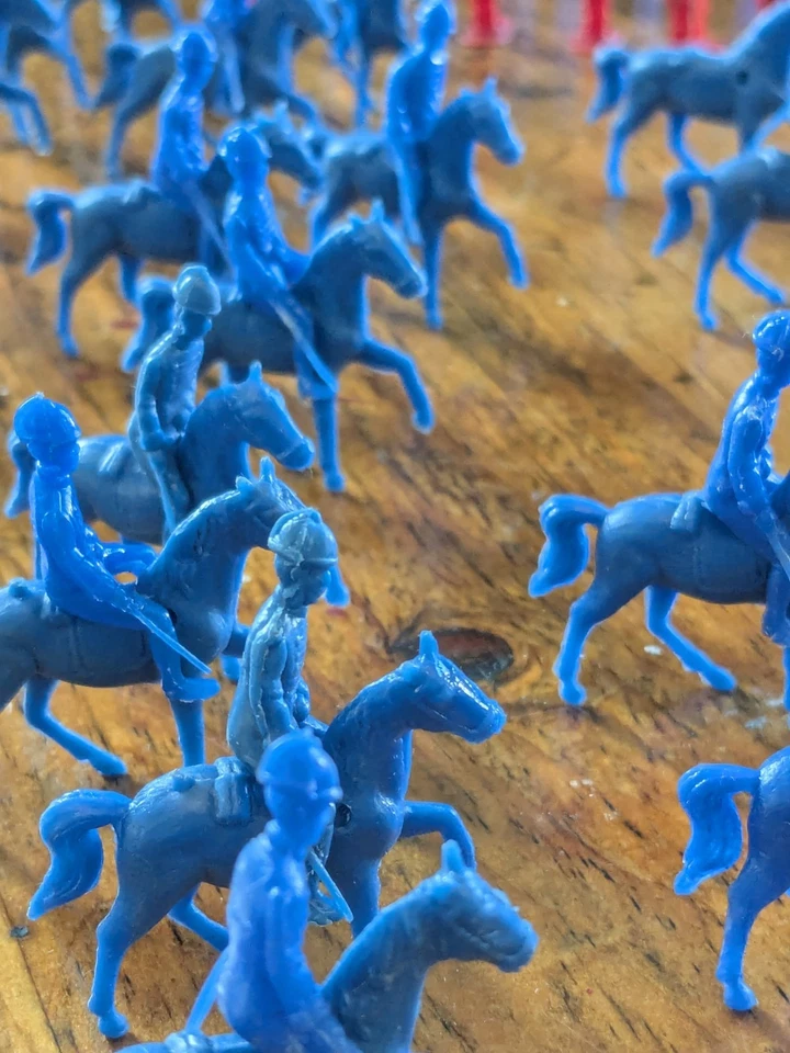 Little Toy Soldiers from the Back of Comic Books Revolutionary War ~385 Pieces - Image 3 of 4