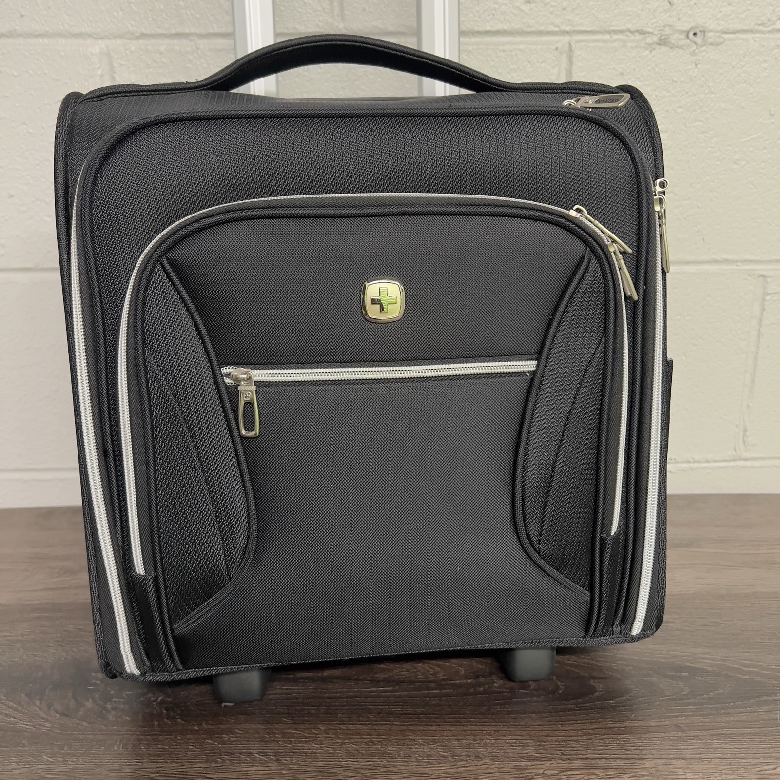 SWISS GEAR Checklite 14" Underseat Carry On Suitcase Softside Rolling Black