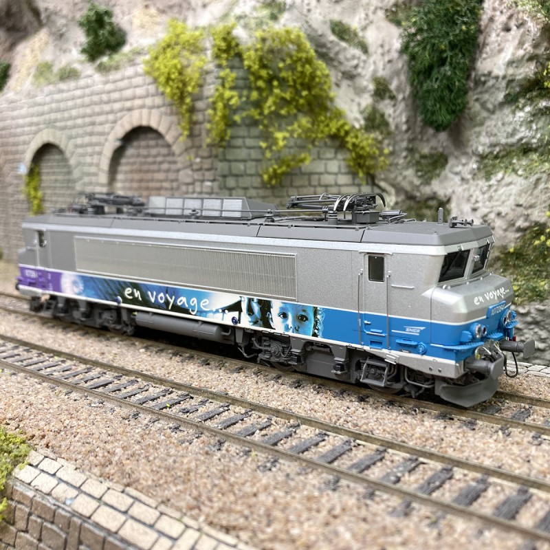 Locomotive BB 7284 SNCF pour modélisme ferroviaire Ho AC
