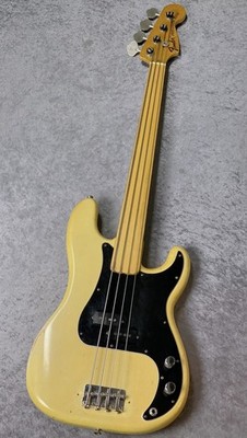Fender 1976 Precision Bass Fretless Olympic White approx. 4.80kg
