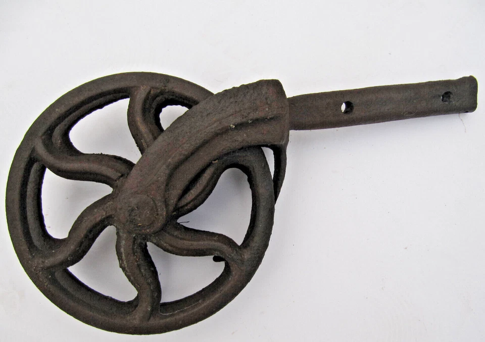 Ancienne roue double en font matériel agricole - Photo 4/4