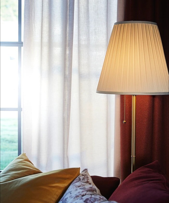 LAMPADA DA SOGGIORNO DA TERRA PER AMBIENTE IN STILE CLASSICO COLORE OTTONE 1