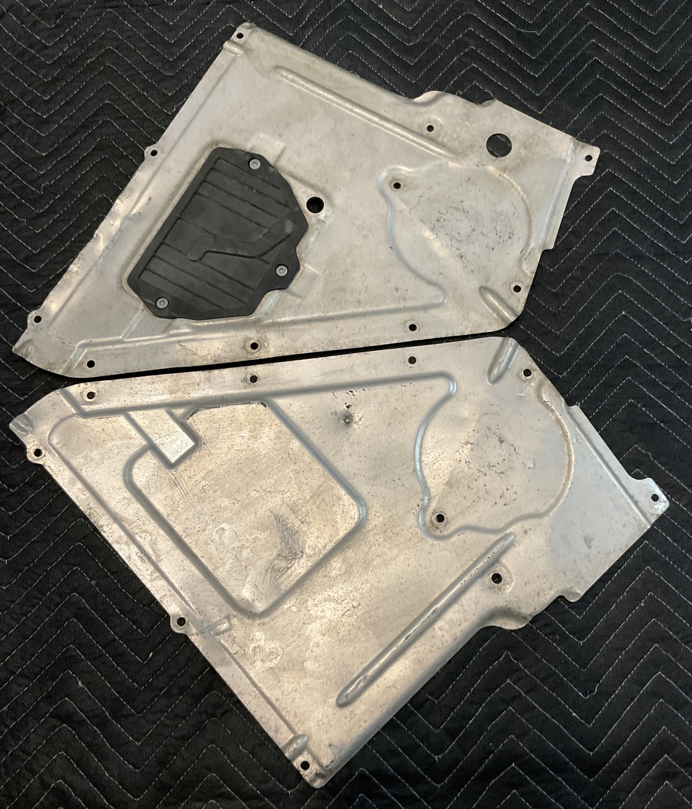 2017 AUDI R8 UNDERBODY SHIELD TRIM PLATE OEM 4S0825215H/4S0825216C 