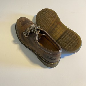 dr martens wallabee