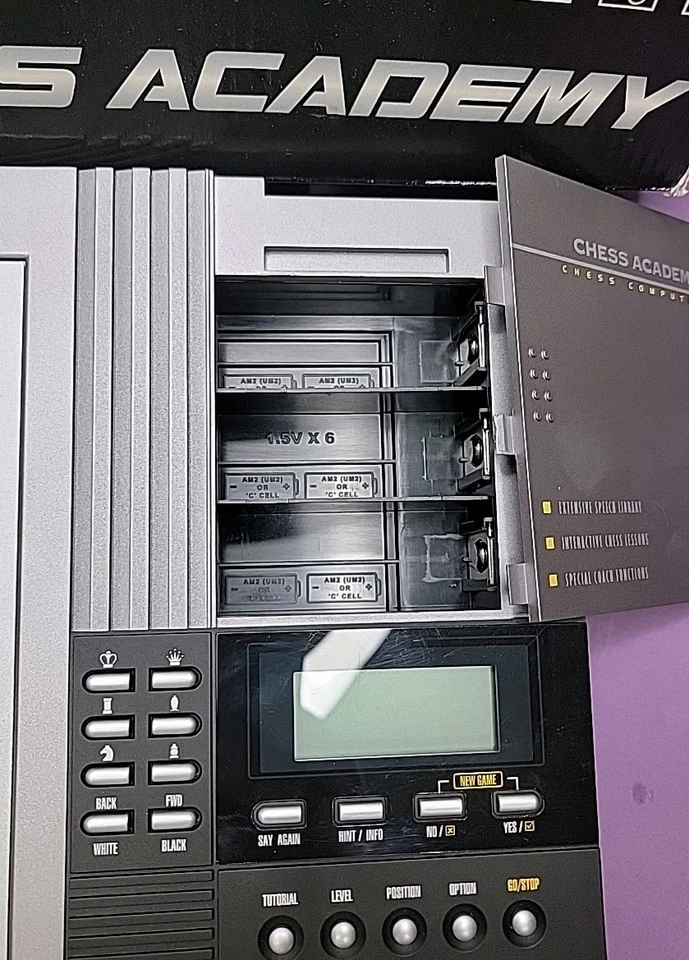 Vintage Saitek Kasparov Talking Chess Academy - Clean - Image 4 of 4