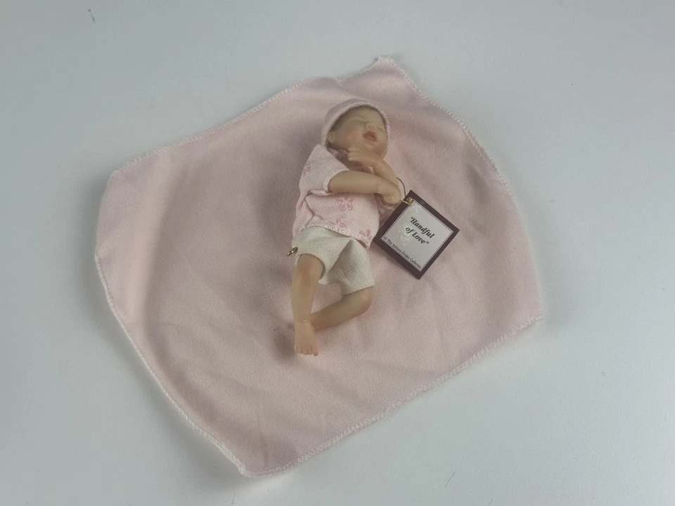 The Ashton Drake Galleries Vinyl Puppe "Handful of Love" 19 cm. Top Zustand - Bild 2 von 4