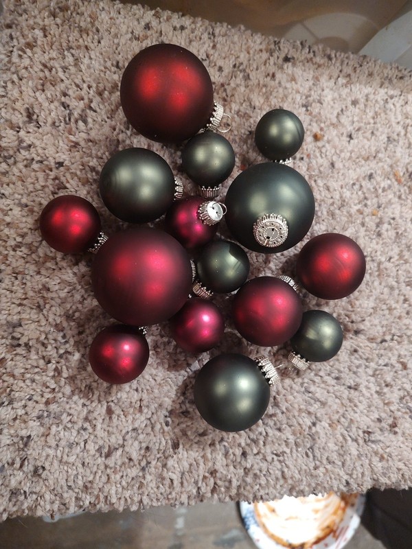 15 RED & GREEN CHRISTMAS GLASS ORNAMENTS ROUND BALLS 1 TO 3 INCH