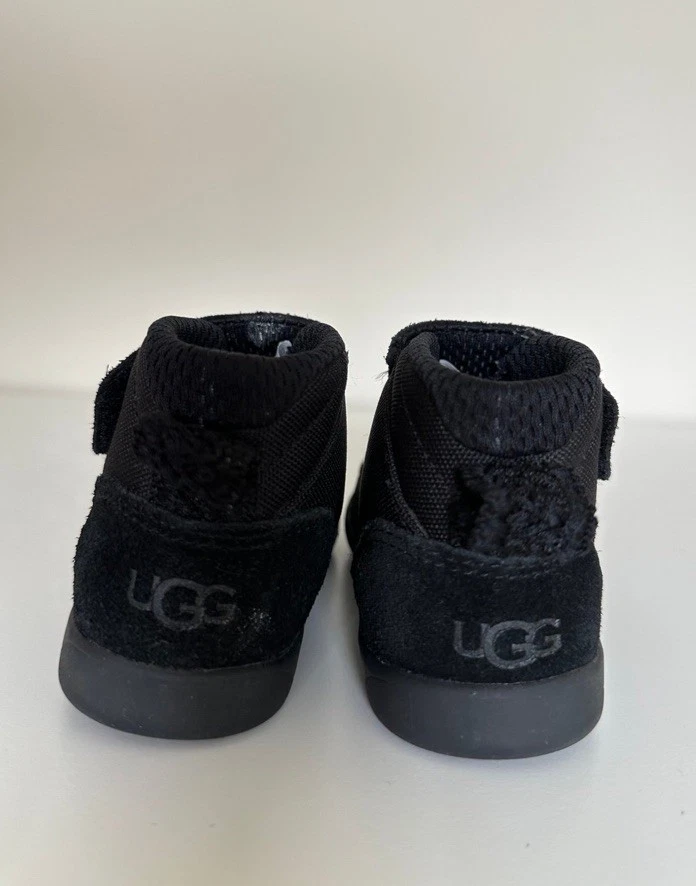 UGG Stryder Lavable Entrenador Niños Pequeños Zapatos Talla T7 Tenis Botas Foto 3 de 4
