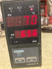 Yokogawa UT14 Temperature controller, operational