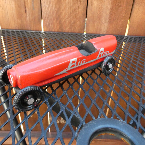 VINTAGE CLASSIC BIG RED PINEWOOD DERBY BOAT TAIL INDY RACE CAR. NICE