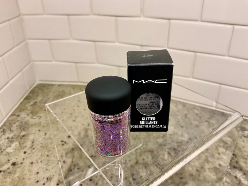 Pigmentos MAC y brillantes brillantes de tono fresco Foto 2 de 4