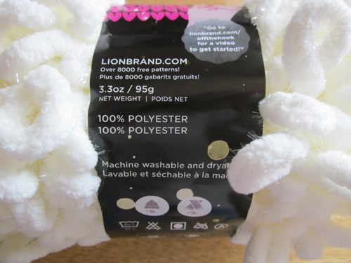 Lion Brand Yarn Off The Hook Glitz Finger Knit Loop Yarn ~#99 Vanilla ~ 3.3 oz. - Picture 2 of 5