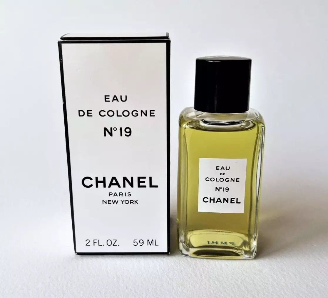 CHANEL No 19 Eau de Cologne (2 oz/59 ml) Splash Bottle, Vintage