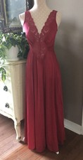 VTG Olga Gown Full Grand Sweep LARGE Dark Red 92280 Stretch Lace Bodice Gorgeous