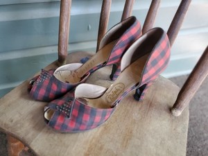Vintage 1940s Red And Black Checkered Fabric High Heels 7.5