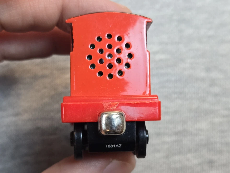 Thomas & Friends TrackMaster James Engine 2009 Mattel Red Train Sound Figura Juguete Foto 3 de 4