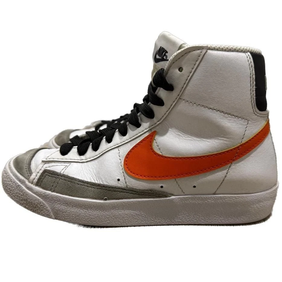 Nike Blazer Mid '77 Niños Mayores' Zapatos - Blanco/Gris Lobo/Negro/Naranja Seguridad Foto 3 de 4