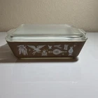 Pyrex Vintage Early American Refrigerator Casserole Dish 1 1/2 Qt. w/ Ribbed Lid