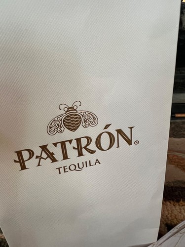 Sacchetto regalo bottiglia PATRON TEQUILA NUOVO carta velina etichetta regalo divertente da collezione - Foto 2 di 13