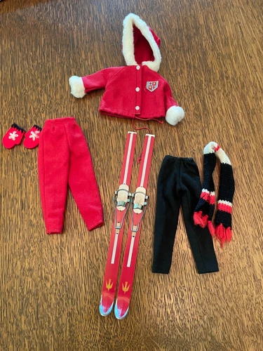 VTG Ideal TAMMY DOLL  SNOW BUNNY #9211 & FIGURE 8 CLOTHING/ACCESSORIES- 8 PIECES