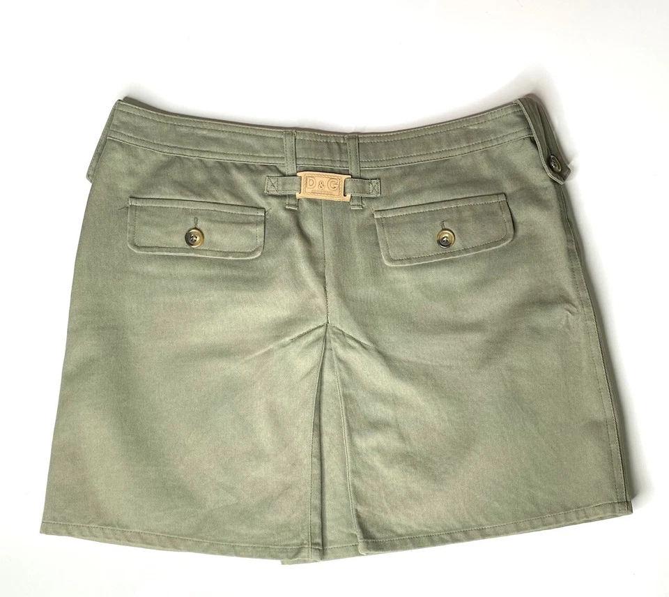 Minifalda D&G Dolce Gabbana caqui sarga plisada cuero logotipo campamento 30/44 M 8/10 Foto 2 de 4