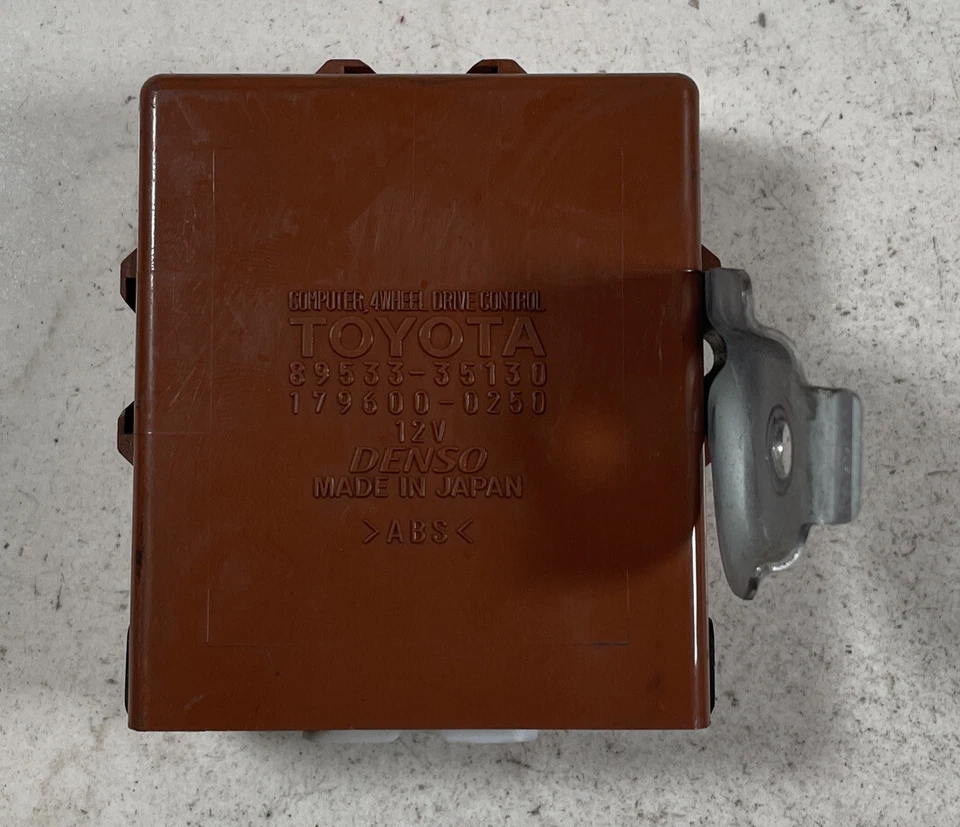 Toyota Tacoma DLX 1998-2003 3,4 L módulo de control de tracción en las 4 ruedas 89533-35130 Foto 2 de 4