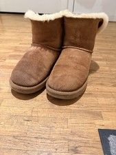 UGG Boots Classic Mini – Größe 37– Braun / Chestnut Bailey Bow