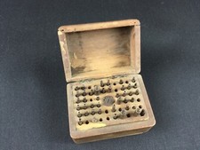 Boîte ancienne outils horloger emporte-piece rivoirs montre 