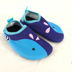 boys water shoes size 5