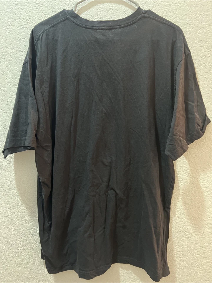 Camiseta masculina preta XXL genuína com estampa gráfica feita nos EUA - Imagem 3 de 4