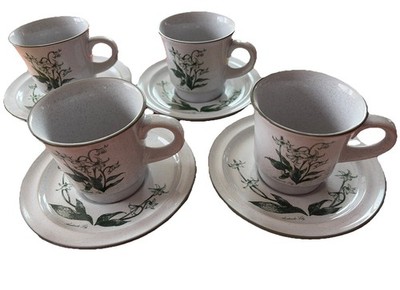 Noritake Stoneware ''Mountain Flowers'' 4 Cups and 4 Saucers