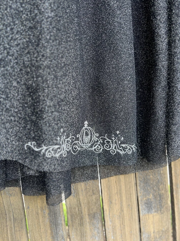 Falda Disney Torrid Cenicienta Negra Brillante Talla 3 Plus 22/24USADA EN EXCELENTE ESTADO Foto 3 de 4
