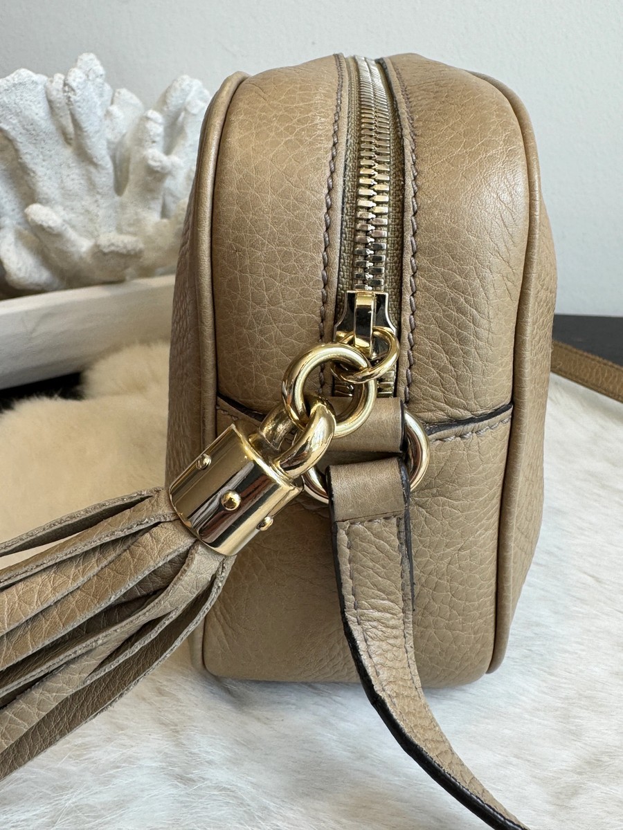GUCCI Soho Disco Beige Pebbled Camera Bag | eBay